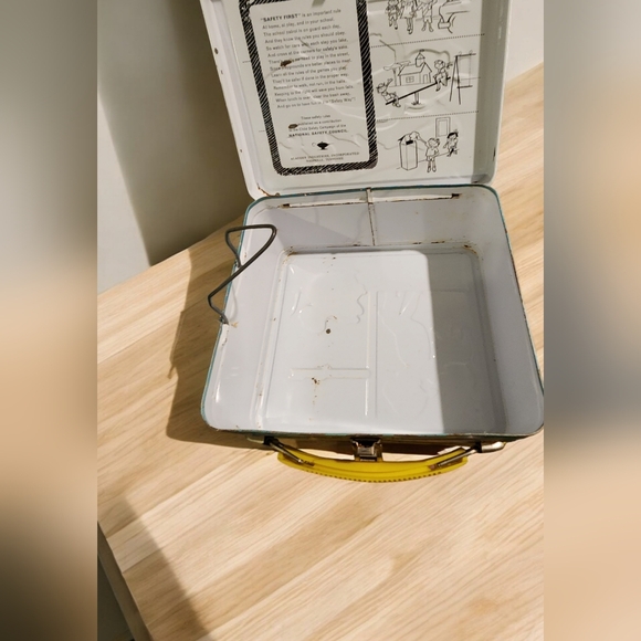 THE RESCUERS metal Disney LUNCH BOX & THERMOS vintage 1977 - Picture 8 of 16